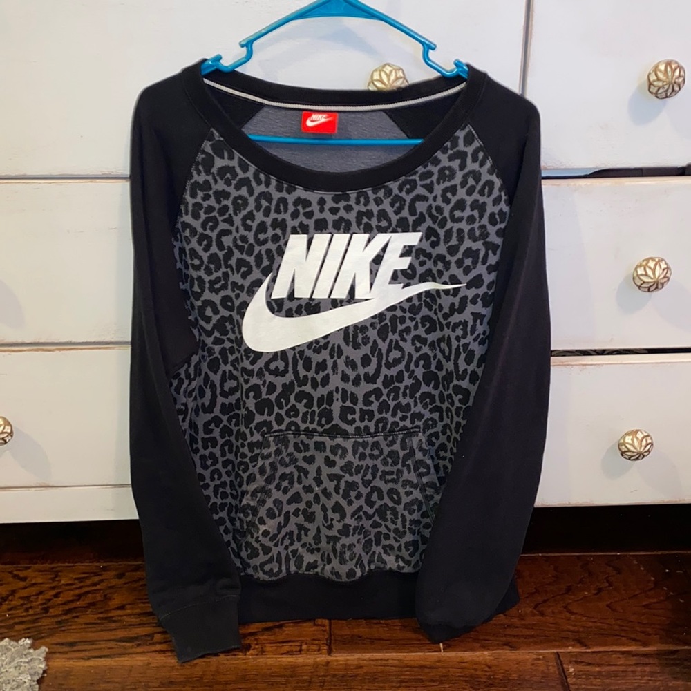 Nike Leopard print Pullover